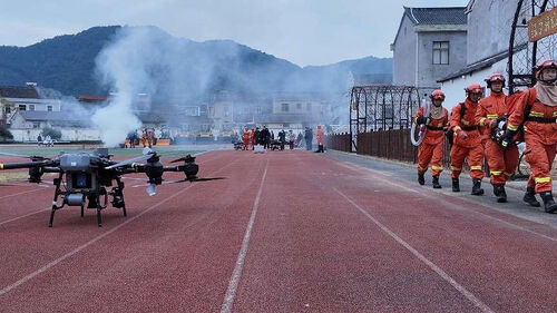 에 관한 최신 회사 뉴스 지능적이고 효율적인 소방 파트너: MYUAV 드론과 소방 사이의 협력을 공개
