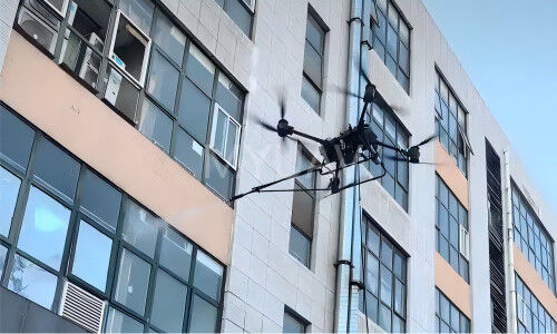 에 관한 최신 회사 뉴스 MYUAV FC 이중 연결된 항공 청소 드론: 건물 세탁 운영의 안정적인 스타