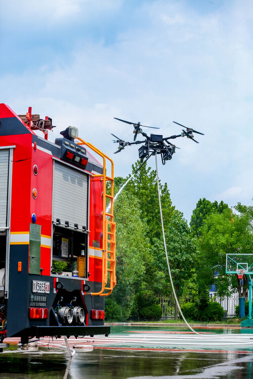 에 관한 최신 회사 뉴스 MYUAV FC100 테더 드론의 "에너지 심장" 공개